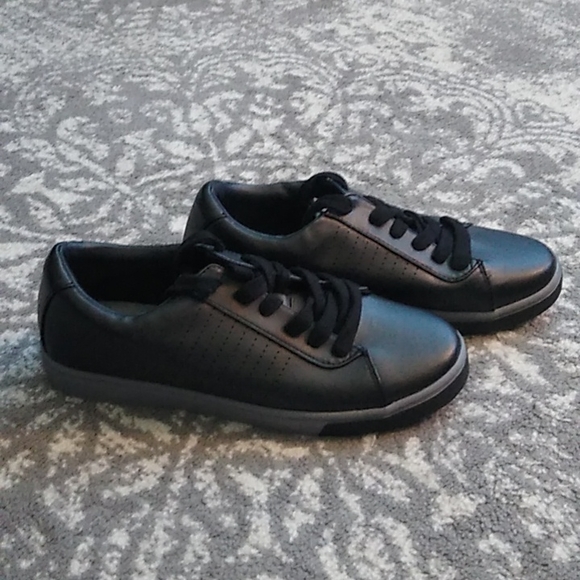 Men's size 8.5 black and gray Goodfellow shoes - Picture 2 of 7